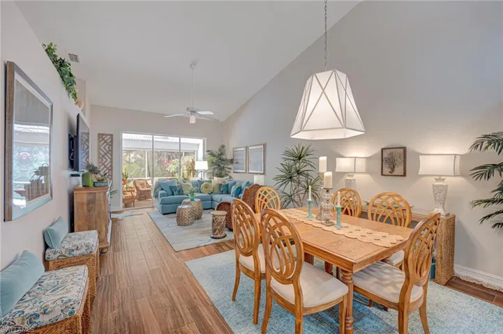 5754  Greenwood  CIR, Naples, FL 34112