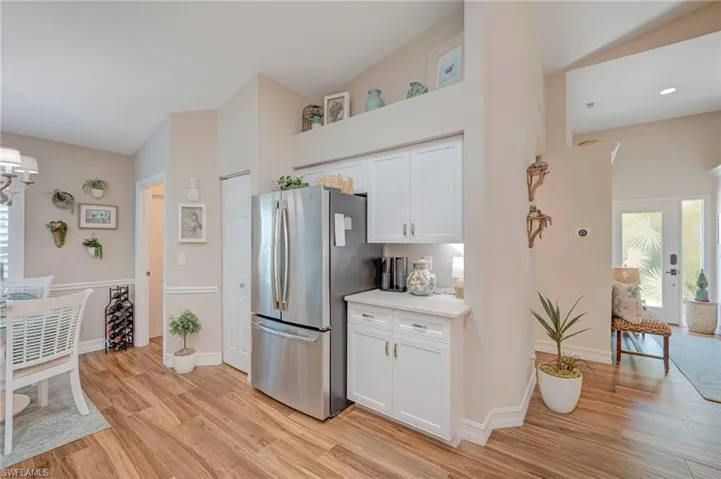5754  Greenwood  CIR, Naples, FL 34112