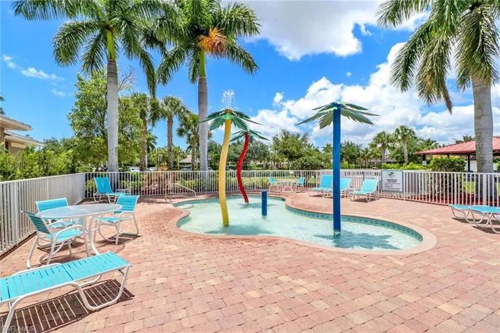 kiddie pool with palm tree fountains