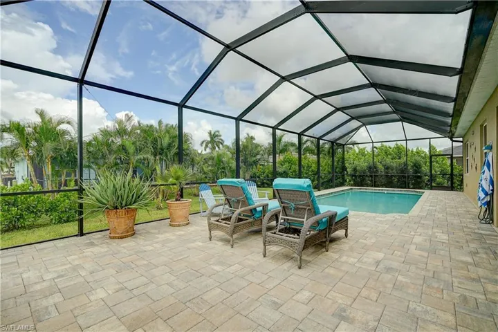Float away, play pool games or swim in this 13 x 30 pool