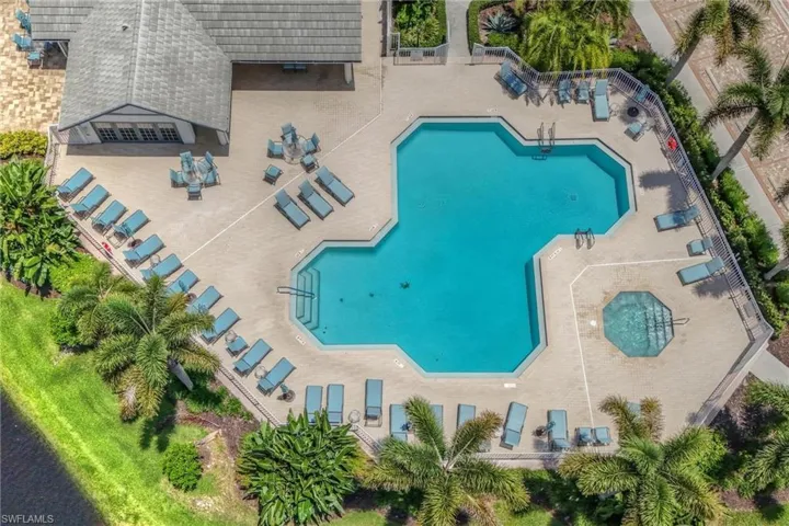 853 Tanbark Dr 105, Naples, Florida 34108