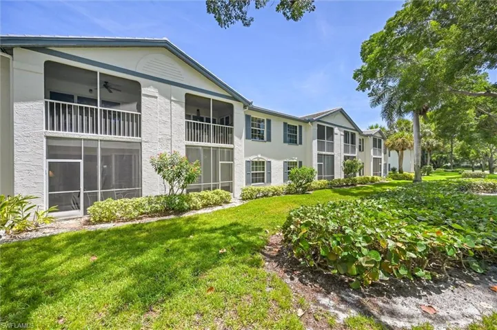 853 Tanbark Dr 105, Naples, Florida 34108
