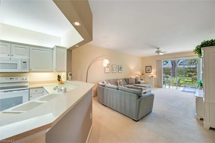853 Tanbark Dr 105, Naples, Florida 34108