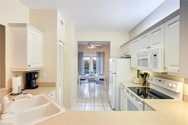 853 Tanbark Dr 105, Naples, Florida 34108