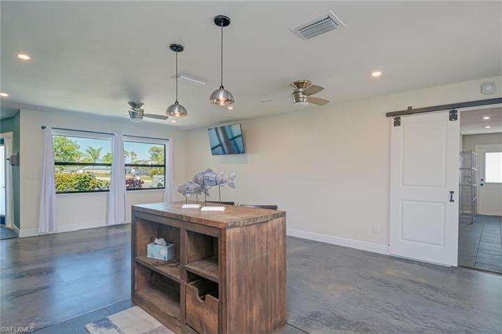 8112 San Carlos BLVD, FORT MYERS FL 33967