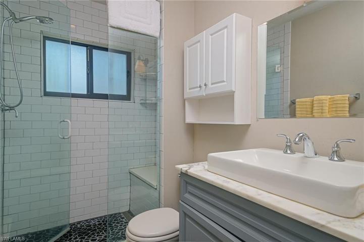 8112 San Carlos BLVD, FORT MYERS FL 33967