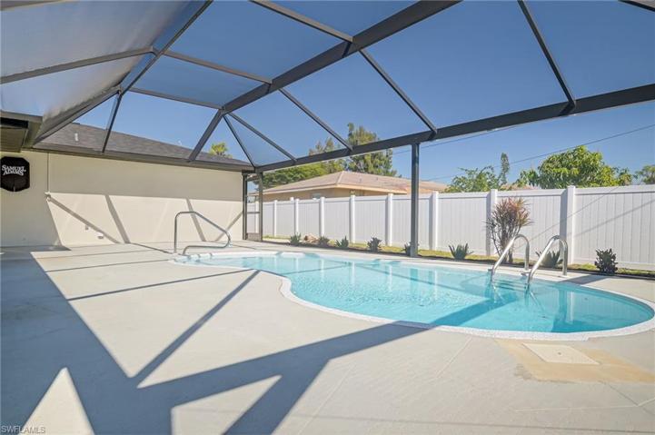 8112 San Carlos BLVD, FORT MYERS FL 33967