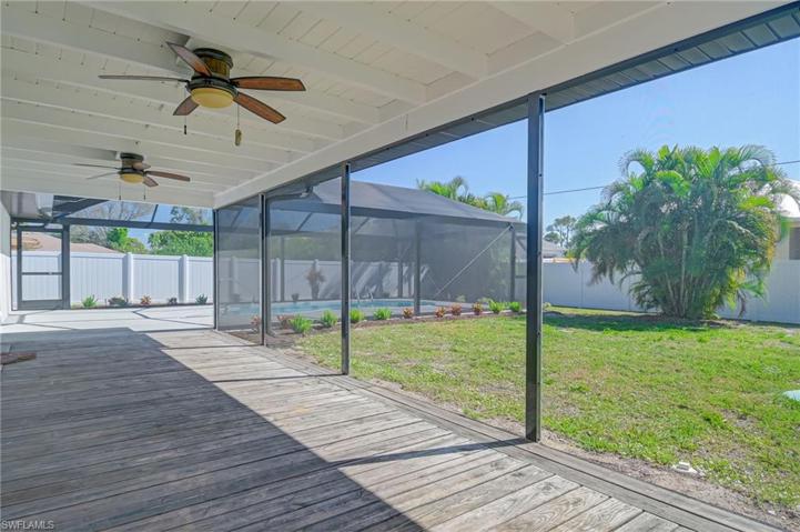 8112 San Carlos BLVD, FORT MYERS FL 33967