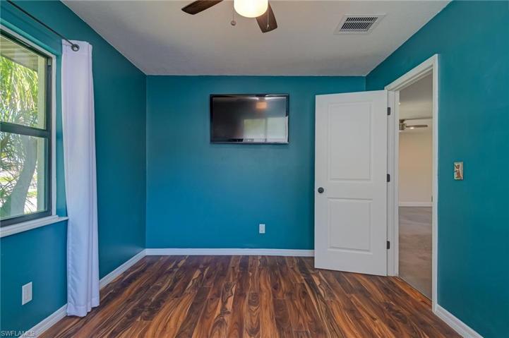 8112 San Carlos BLVD, FORT MYERS FL 33967