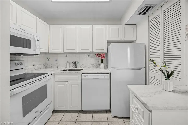 1250 Tennisplace Ct E33, Sanibel, Florida 33957
