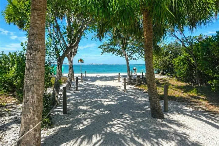 1250 Tennisplace Ct E33, Sanibel, Florida 33957