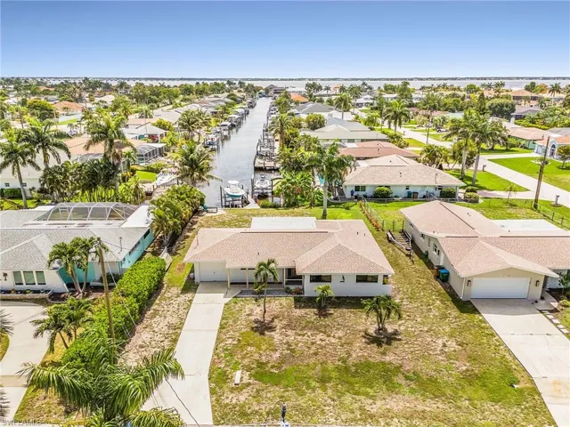 3009 SE 19th  PL, Cape Coral, FL 33904
