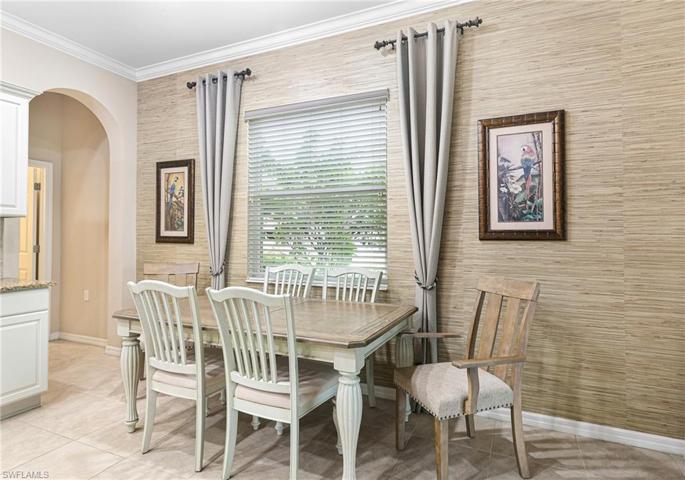 Eat-in kitchen