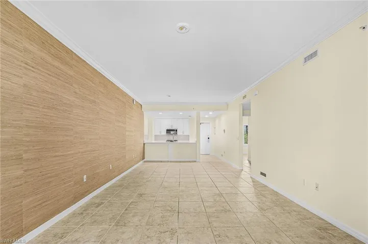 221 9th St S 301, Naples, Florida 34102