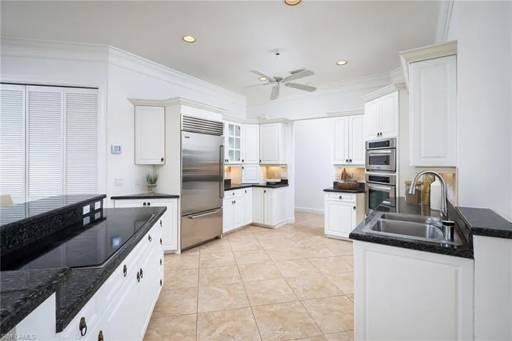 896 Barcarmil Way, Naples, Florida 34110