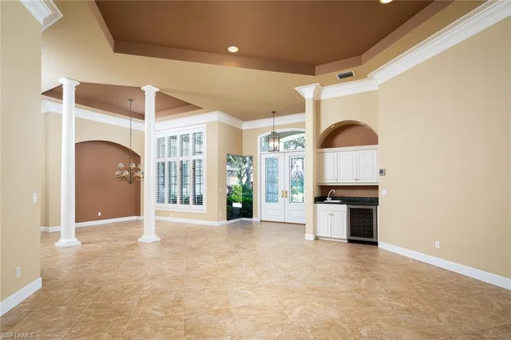 896 Barcarmil Way, Naples, Florida 34110