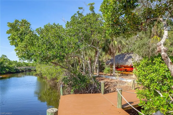 896 Barcarmil Way, Naples, Florida 34110