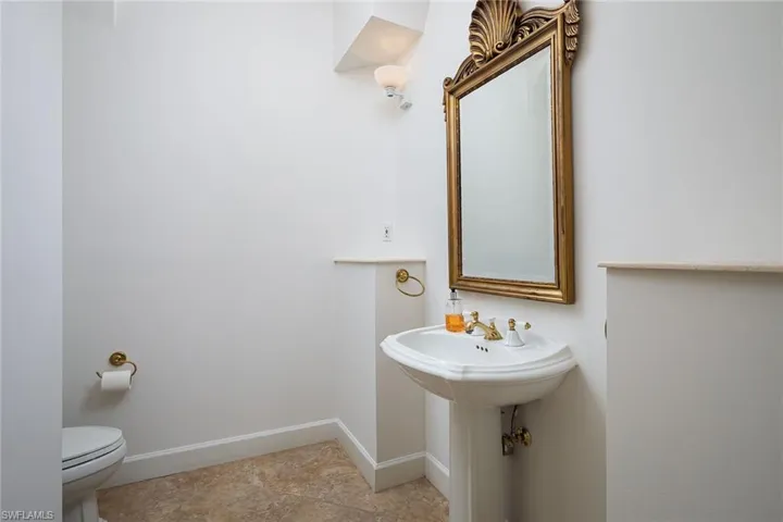 896 Barcarmil Way, Naples, Florida 34110