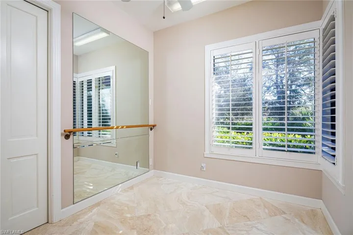 896 Barcarmil Way, Naples, Florida 34110