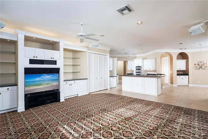 896 Barcarmil Way, Naples, Florida 34110