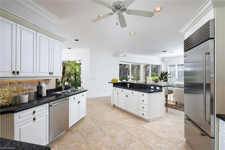 896 Barcarmil Way, Naples, Florida 34110