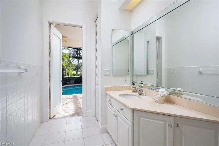 896 Barcarmil Way, Naples, Florida 34110