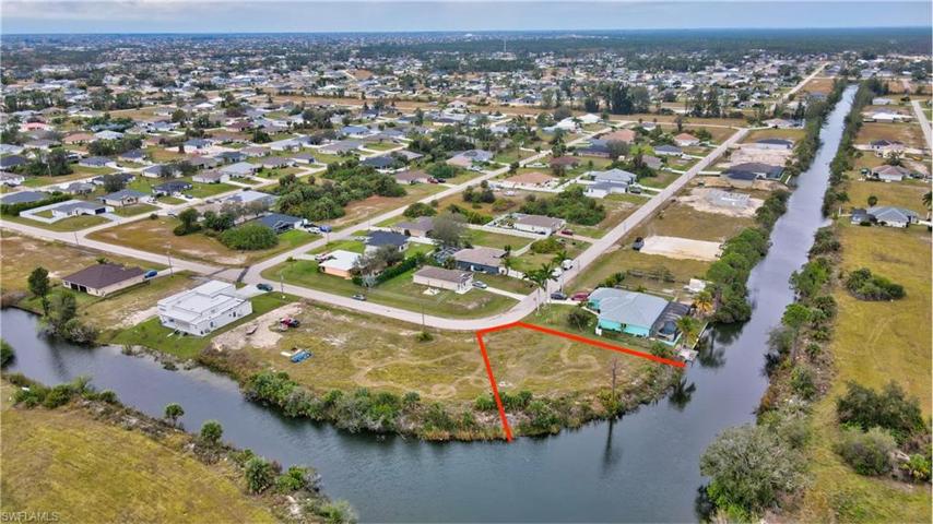 1635 NE 36th LN, CAPE CORAL FL 33909