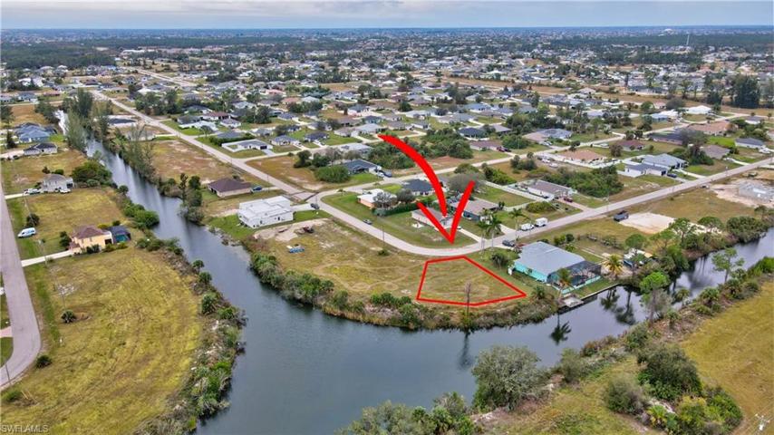 1635 NE 36th LN, CAPE CORAL FL 33909