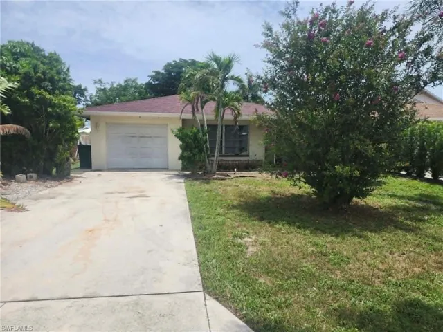 804 92nd Ave N, Naples, Florida 34108