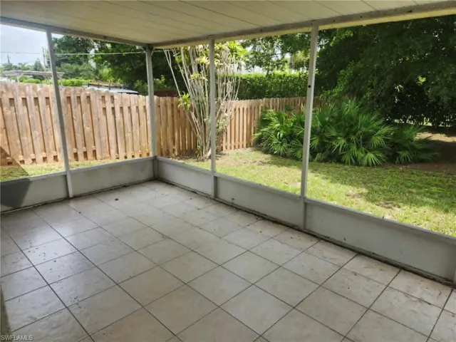 804 92nd Ave N, Naples, Florida 34108