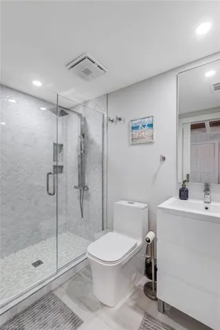 1 or 2 Full Bathrooms on the main level