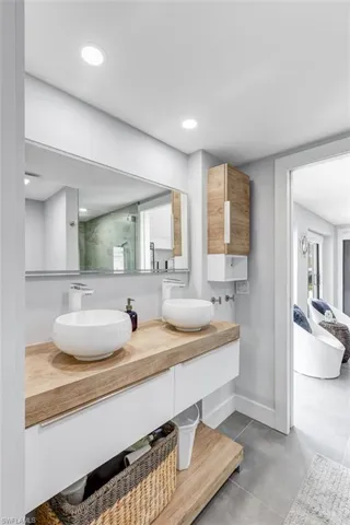 Beautifully Renovated Downstairs Bathroom
