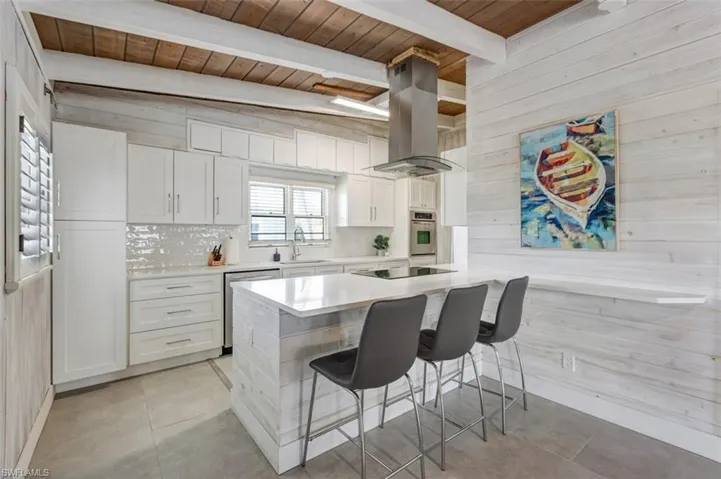 370 Bayland Rd, Fort Myers Beach, Florida 33931