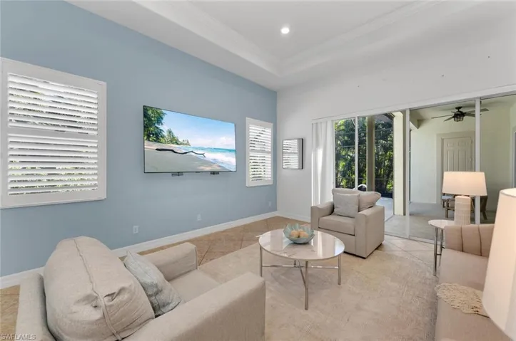 400  Cypress W WAY, Naples, FL 34110