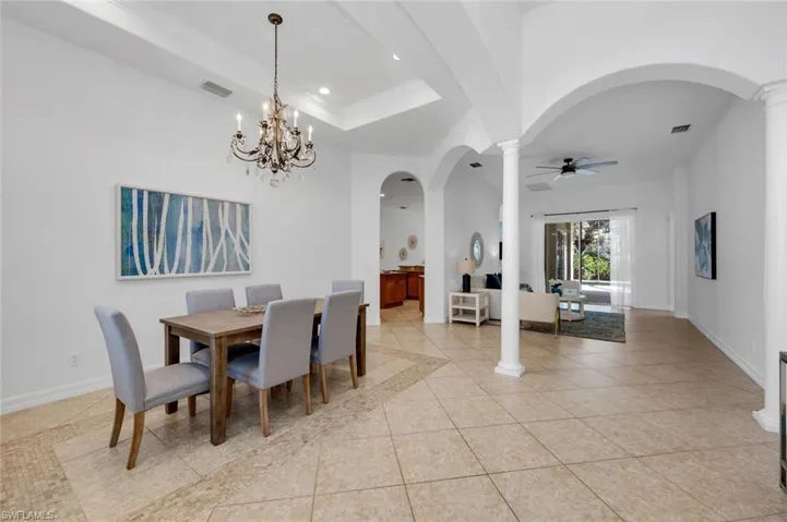 400  Cypress W WAY, Naples, FL 34110