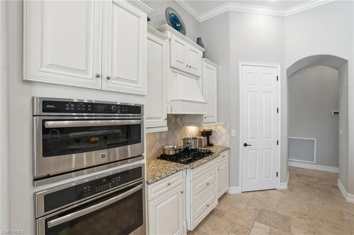 3328 Runaway Ln, Naples, Florida 34114
