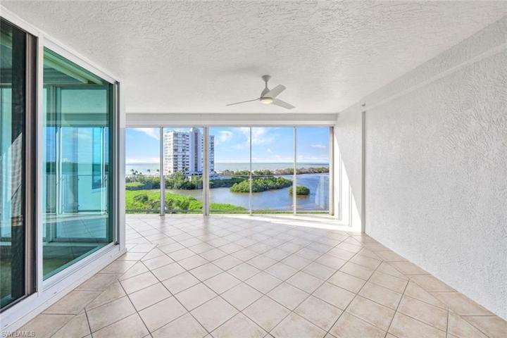 West Lanai is Perfect for Entertaining