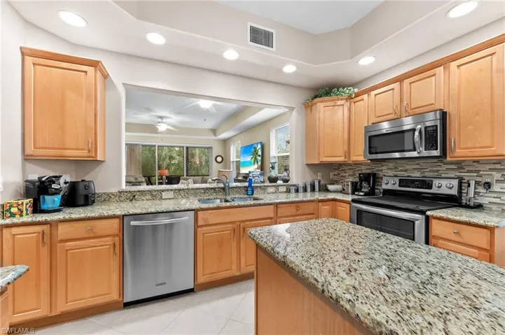 6057  Ashford  LN, Naples, FL 34110