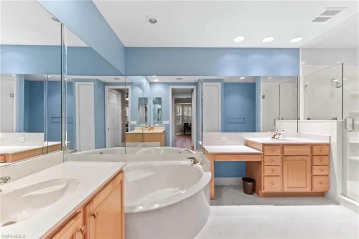 6057  Ashford  LN, Naples, FL 34110