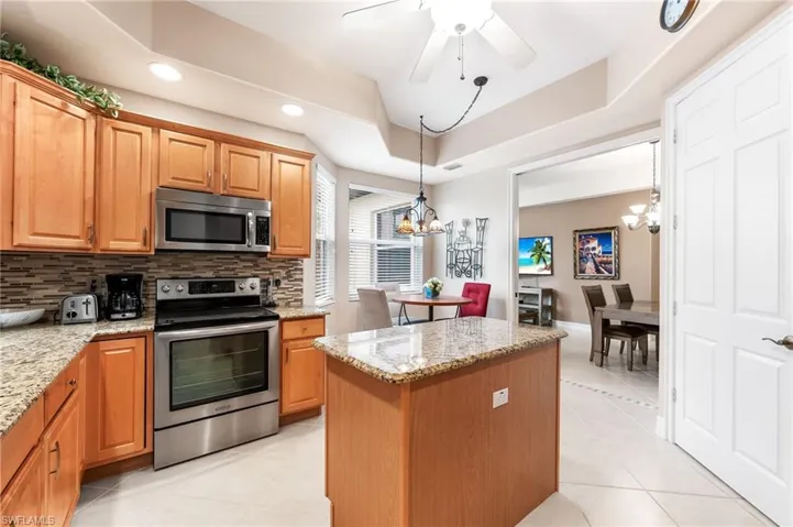 6057  Ashford  LN, Naples, FL 34110