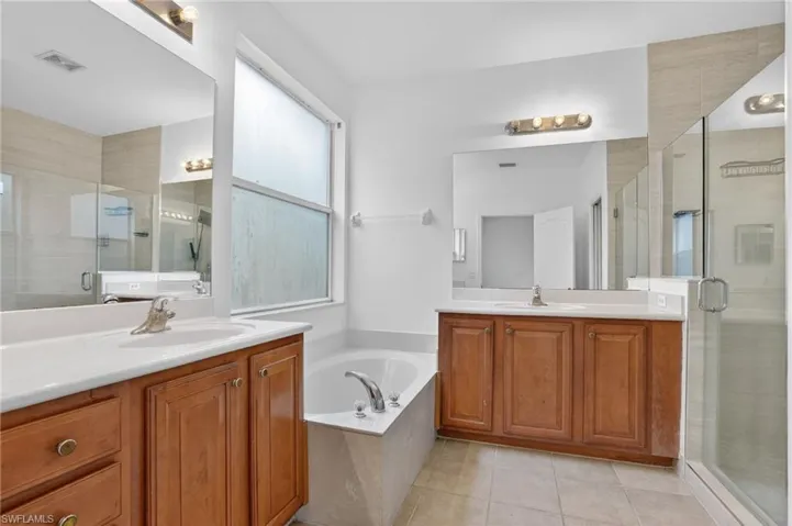 7020 Ambrosia Ln 1101, Naples, Florida 34119