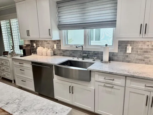 225 5th Ave S 103, Naples, Florida 34102