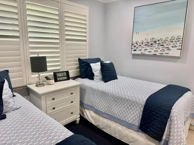 225 5th Ave S 103, Naples, Florida 34102