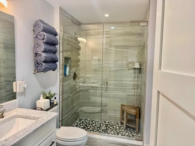 225 5th Ave S 103, Naples, Florida 34102