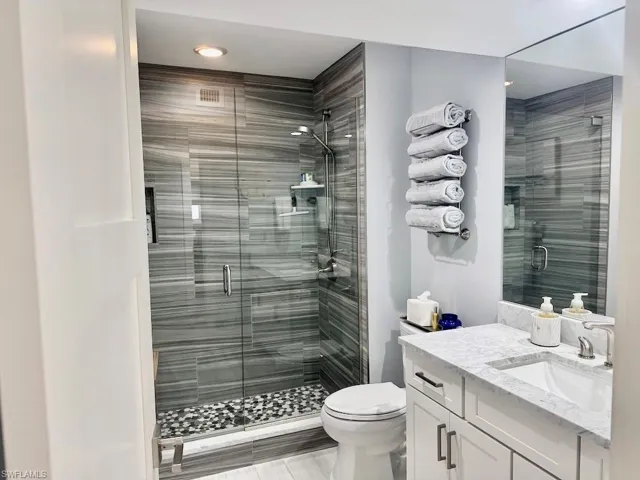 225 5th Ave S 103, Naples, Florida 34102