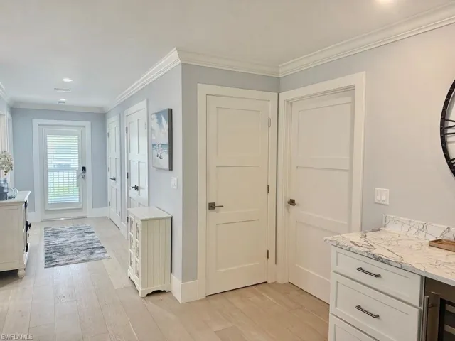 225 5th Ave S 103, Naples, Florida 34102