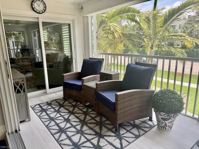 225 5th Ave S 103, Naples, Florida 34102