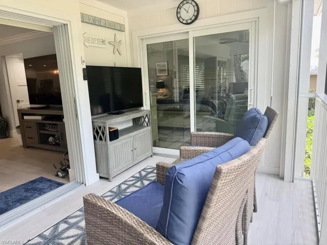 225 5th Ave S 103, Naples, Florida 34102