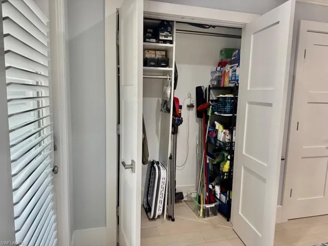 225 5th Ave S 103, Naples, Florida 34102