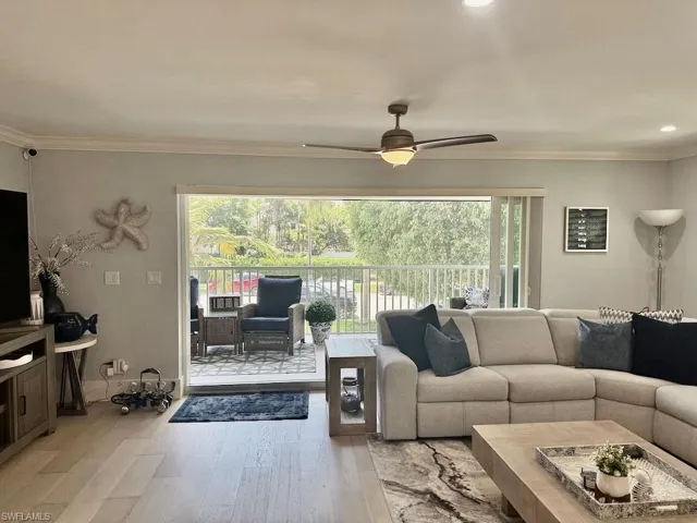 225 5th Ave S 103, Naples, Florida 34102